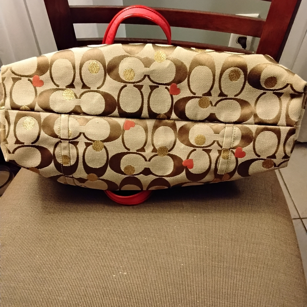 Coach Poppy Secret Admirer Signature Tan and Red Patent Leather Bag. - Picture 4 of 9